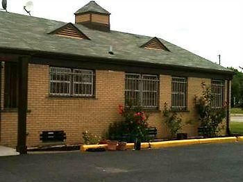 Evergreen Motel Inkster Exterior photo